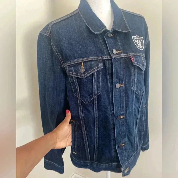 VERY RARE Levi’s Oakland (Vegas) Raiders Dark Denim Jean Jacket Size Large - Picture 2 of 14